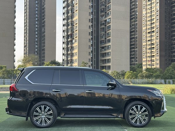 Lexus LX 2016, 122200 км, за 118486 USD - фото 6