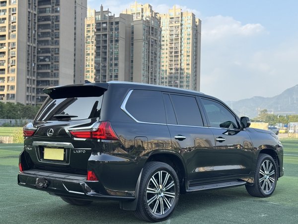 Lexus LX 2016, 122200 км, за 118486 USD - фото 10