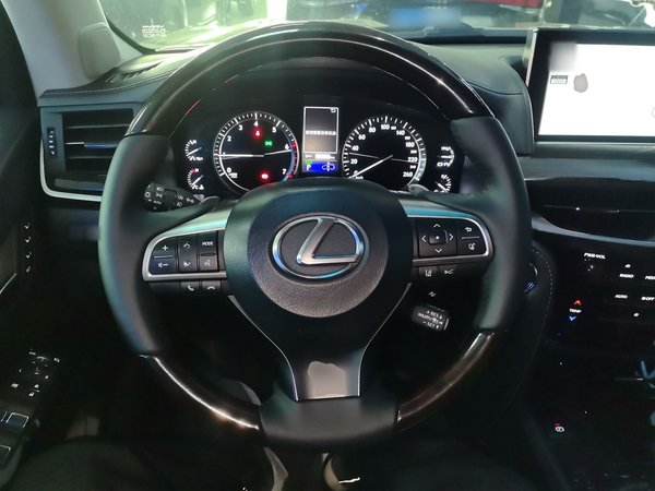 Lexus LX 2016, 122200 км, за 118486 USD - фото 13