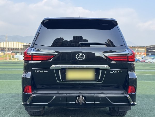Lexus LX 2016, 122200 км, за 118486 USD - фото 7