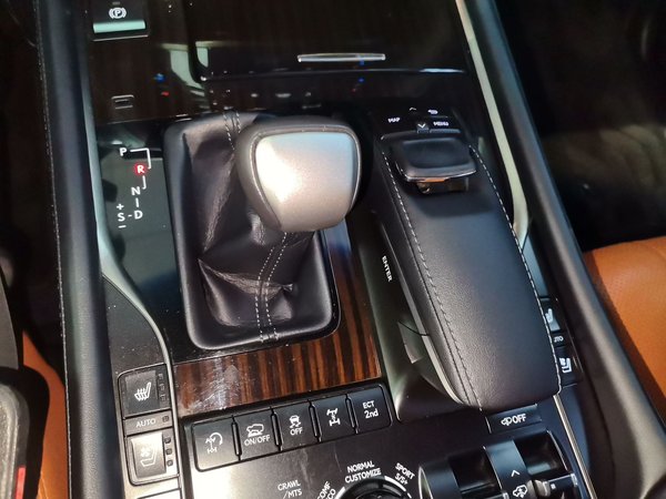 Lexus LX 2016, 122200 км, за 118486 USD - фото 17