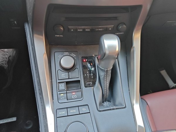 Lexus NX 2015, 188600 км, за 15384 USD - фото 11