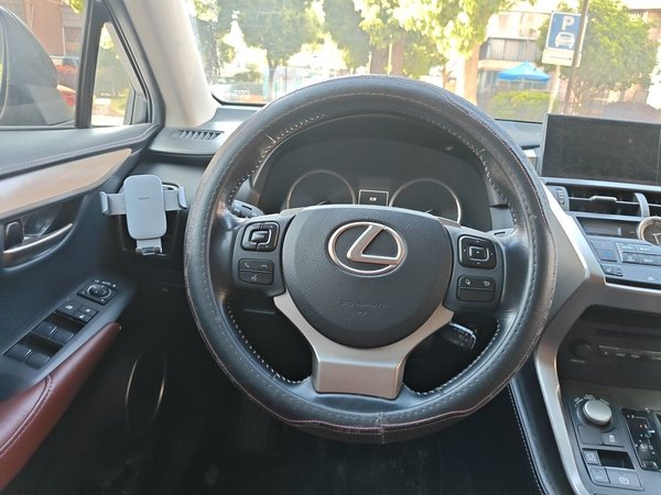 Lexus NX 2015, 188600 км, за 15384 USD - фото 7