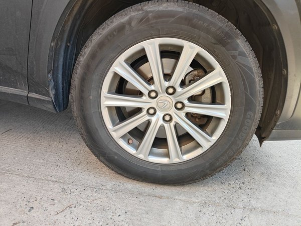Lexus NX 2015, 188600 км, за 15384 USD