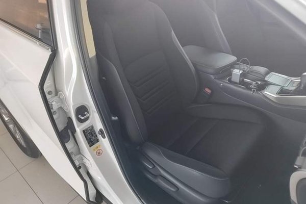 Lexus NX 2018, 108500 км, за 16721 USD - фото 19