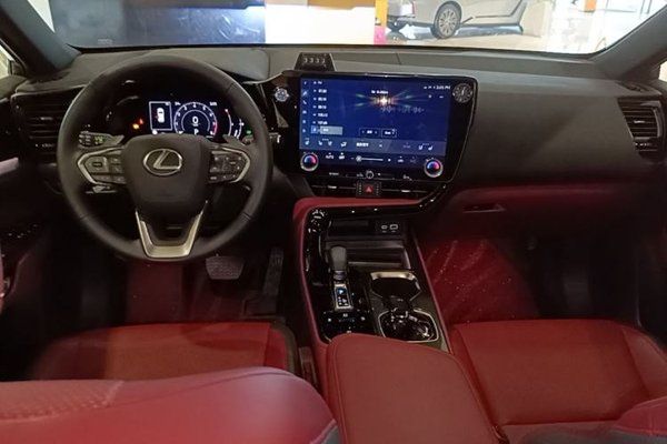 Lexus NX 2024, 1300 км, за 37811 USD - фото 17