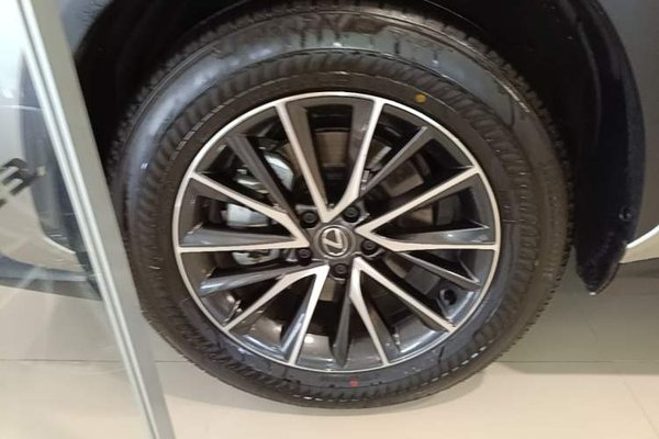 Lexus NX 2024, 1300 км, за 37811 USD - фото 15