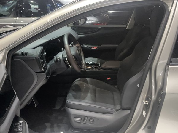 Lexus NX 2024, 14000 км, за 32816 USD - фото 10