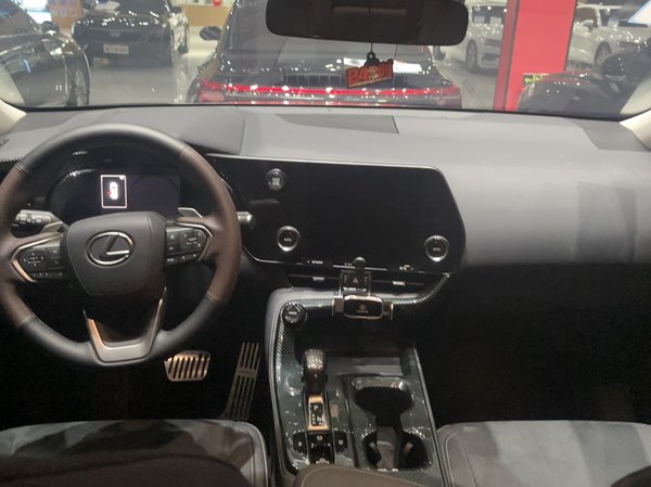 Lexus NX 2024, 14000 км, за 32816 USD - фото 15