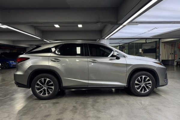Lexus RX 2020, 160000 км, за 28582 USD