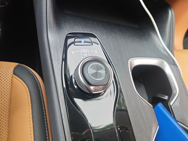 Lexus RZ 2023, 9600 км, за 24785 USD - фото 11