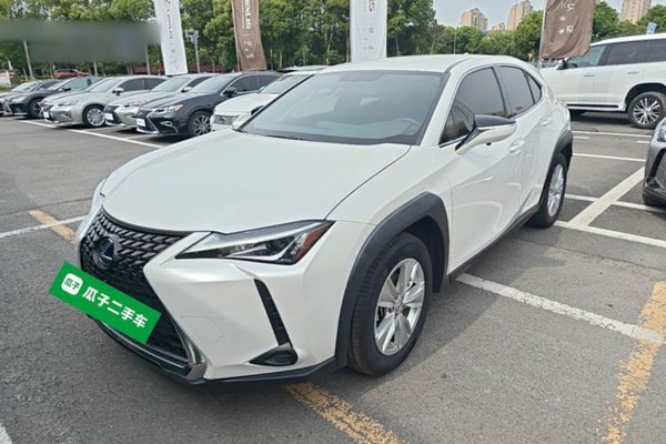 Lexus UX · 2020 год