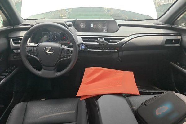 Lexus UX 2020, 42300 км, за 21814 USD - фото 12
