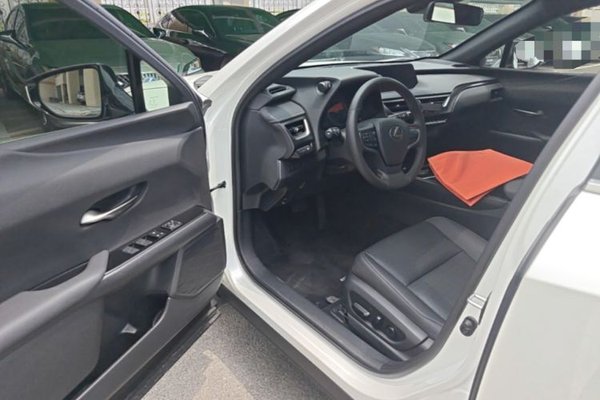 Lexus UX 2020, 42300 км, за 21814 USD - фото 18
