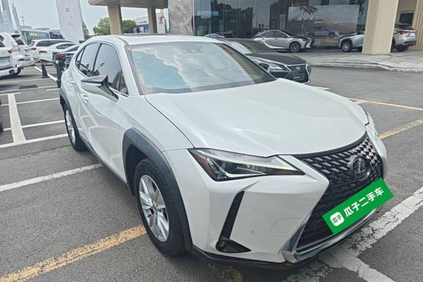 Lexus UX 2020, 42300 км, за 21814 USD