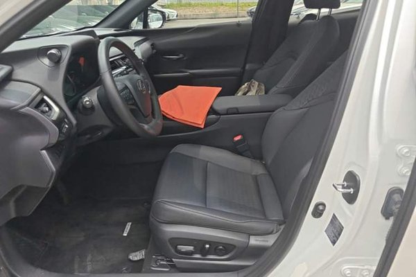 Lexus UX 2020, 42300 км, за 21814 USD - фото 17