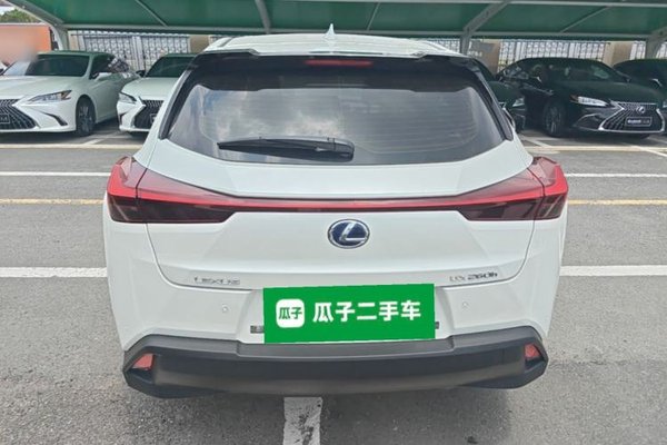 Lexus UX 2020, 42300 км, за 21814 USD