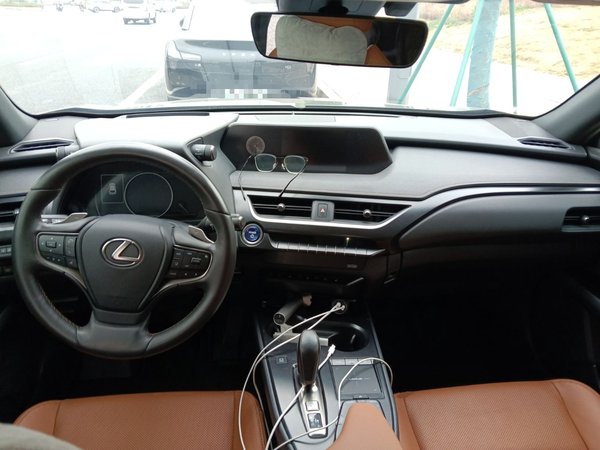 Lexus UX 2020, 80000 км, за 15318 USD - фото 10