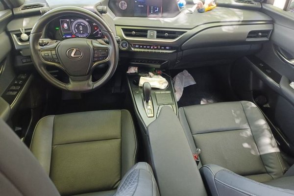 Lexus UX New Energy 2020, 42200 км, за 14417 USD - фото 9