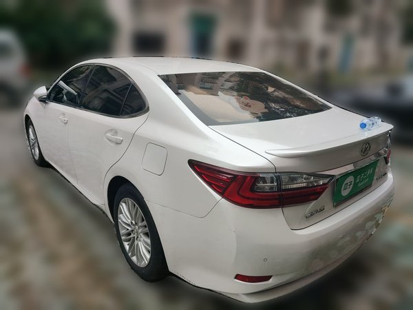 Lexus ES 2015, 86199 км, за 0 USD