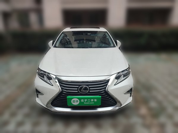 Lexus ES 2015, 86199 км, за 0 USD