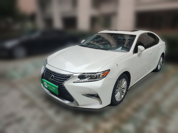 Lexus ES · 2015 год