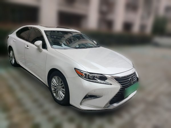 Lexus ES 2015, 86199 км, за 0 USD