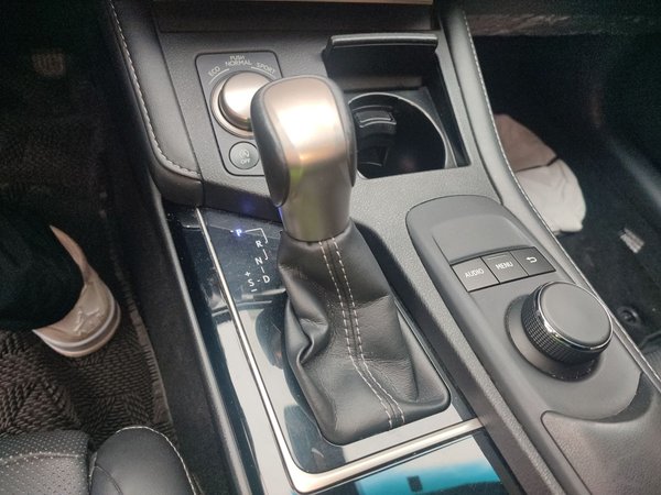 Lexus ES 2015, 86199 км, за 0 USD - фото 15