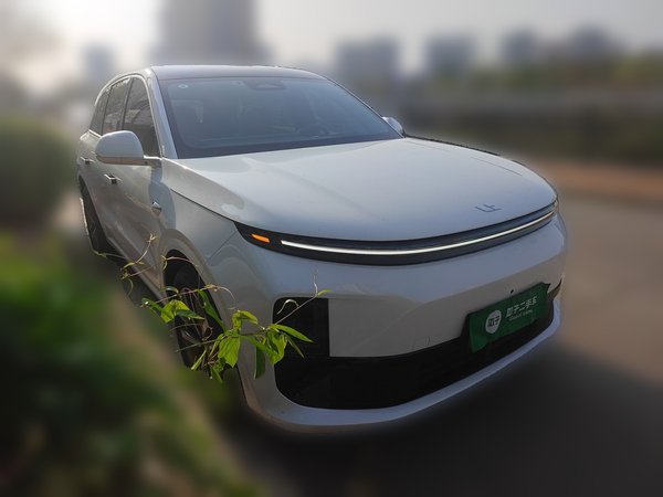 Li Auto L6 2024, 46800 км, за 26913 USD