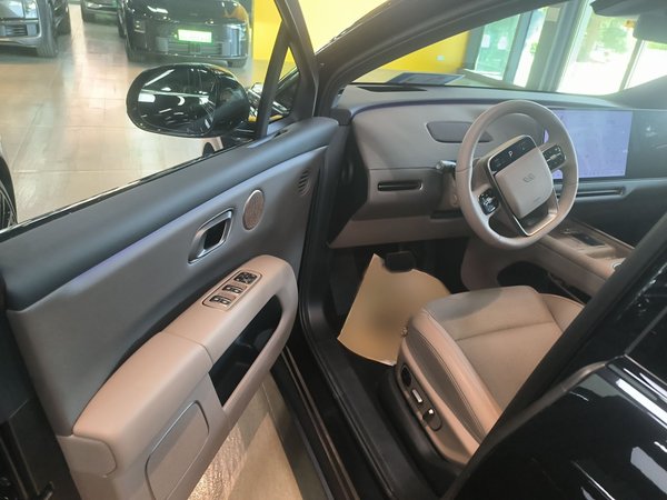 Li Auto i6 2025, 5700 км, за 36991 USD - фото 12