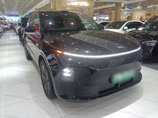 Li Auto L6 2024, 13899 км, за 33212 USD