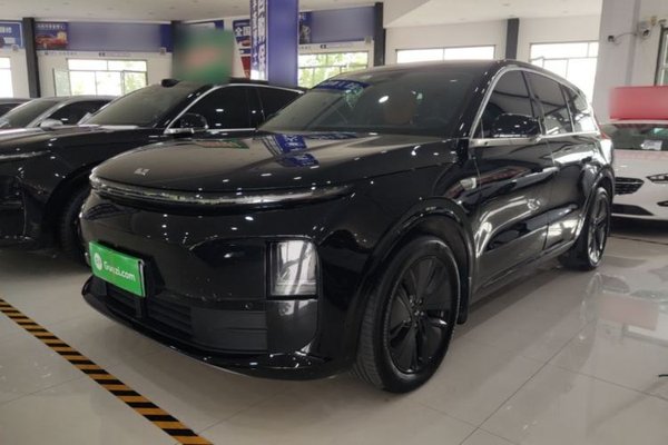 Li Auto L6 · 2024 год