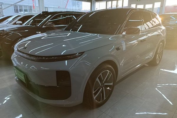 Li Auto L6 · 2024 год
