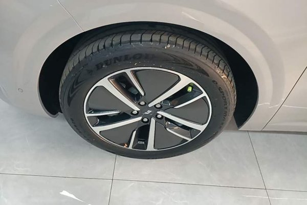 Li Auto L6 2024, 18000 км, за 30387 USD - фото 12