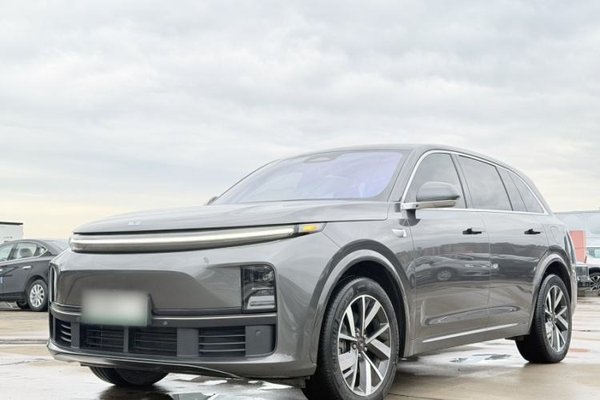Li Auto L6 · 2024 год