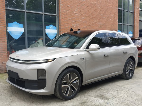 Li Auto L6 · 2024 год