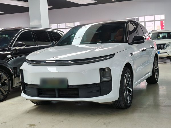 Li Auto L6 · 2024 год