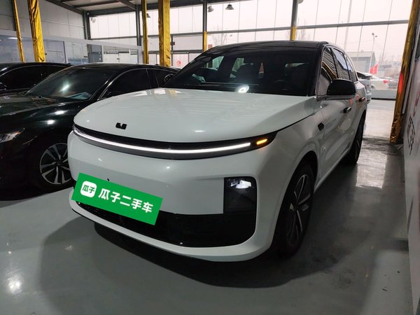 Li Auto L6 · 2024 год