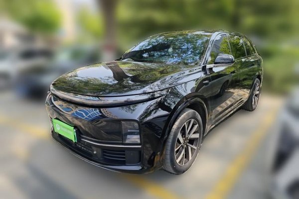 Li Auto L7 · 2023 год