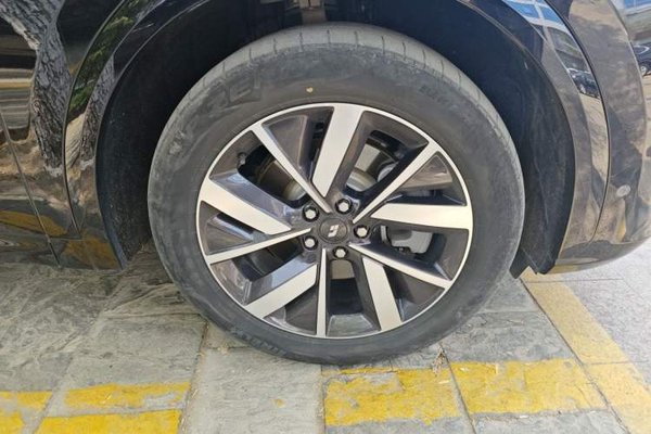 Li Auto L7 2023, 35600 км, за 30576 USD - фото 8