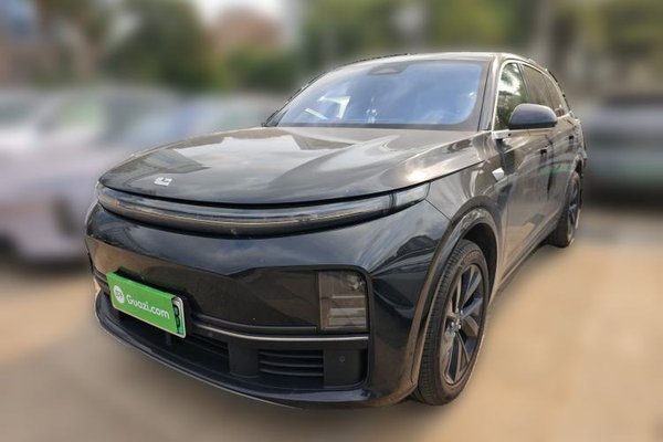Li Auto L7 · 2023 год