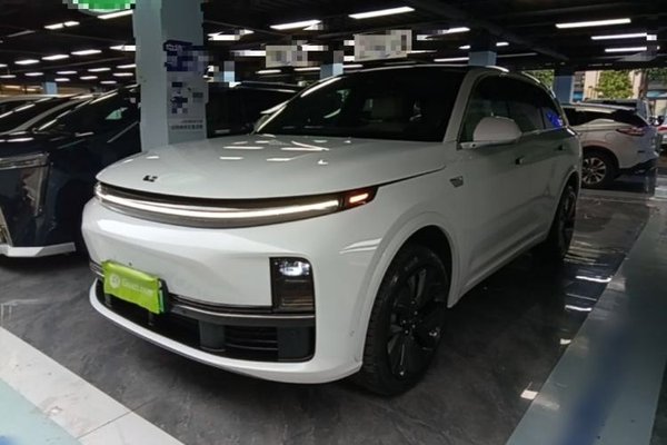 Li Auto L7 · 2023 год