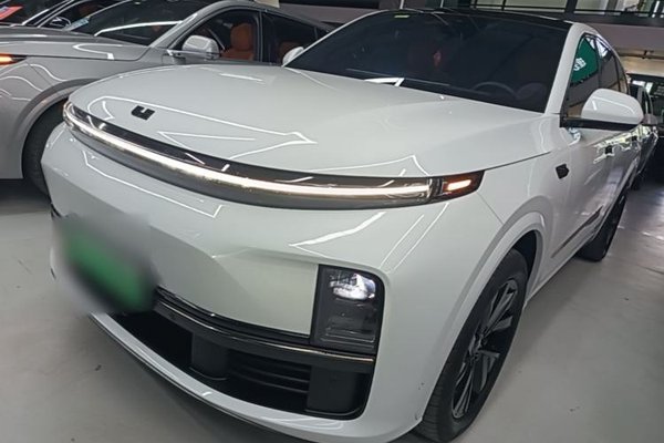 Li Auto L7 · 2023 год
