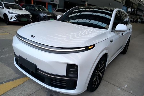 Li Auto L7 · 2023 год