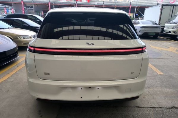 Li Auto L7 2023, 76300 км, за 28930 USD