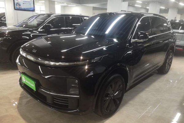 Li Auto L7 · 2025 год