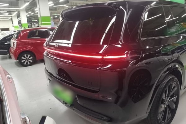 Li Auto L8 2023, 39600 км, за 32692 USD
