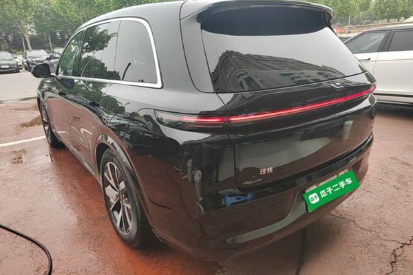 Li Auto L8 2023, 75500 км, за 30830 USD