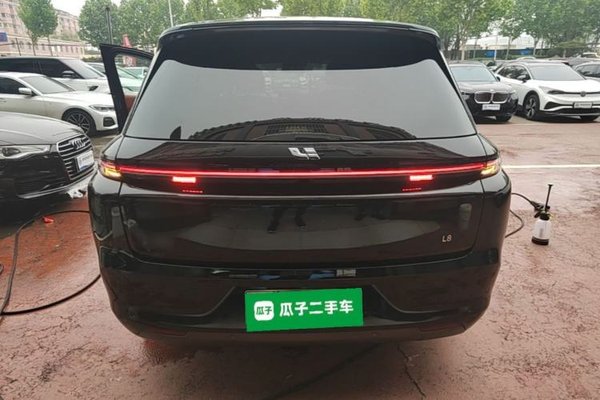Li Auto L8 2023, 75500 км, за 30830 USD