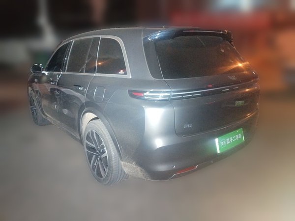 Li Auto L8 2023, 131800 км, за 28371 USD